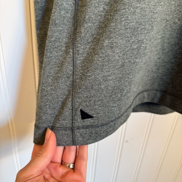 UNTUCKit Men's Gray Performance Polo Shirt Size Medium - Picture 4 of 10